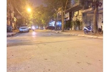 BÁN NHÀ PHỐ VĨNH PHÚC, VỈA HÈ ĐÁ BÓNG, KINH DOANH ÁC LIỆT, 80M2, GIÁ BẤT NGỜ.